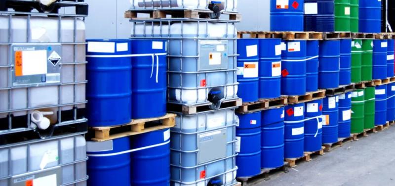 Почему одни химические реагенты хранятся годами, а другие теряют свойства за месяц