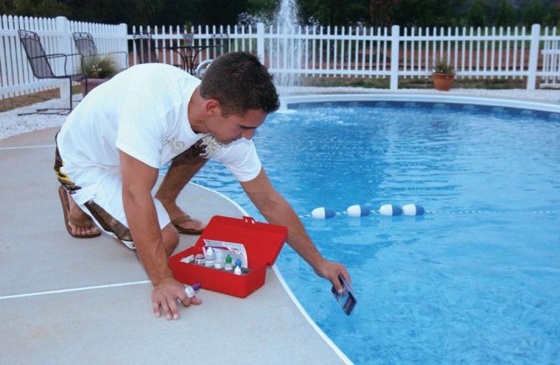 Как изменяется состав воды в бассейне со временем